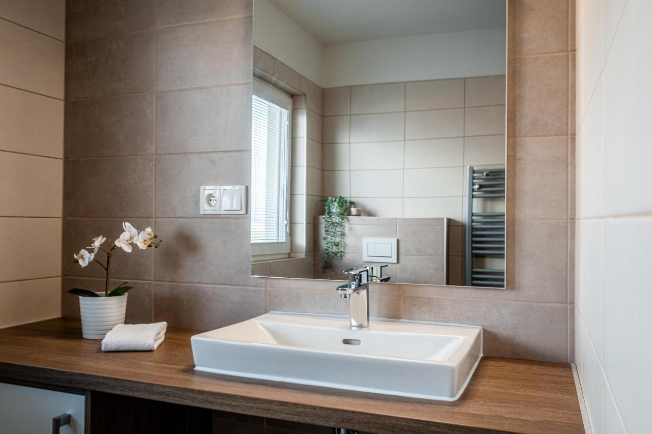 Apartmany Zabukem Mlynicky Dvur Εξωτερικό φωτογραφία